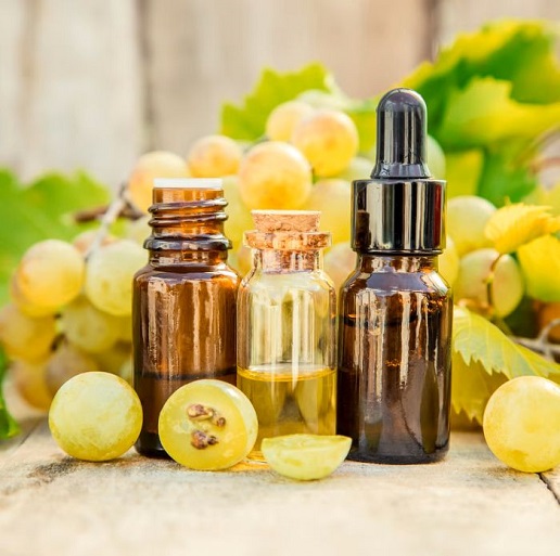 The Next Star in the Beauty World: Grape Seed Oil! 5 Reasons Why Dermatologists Are Also in Love